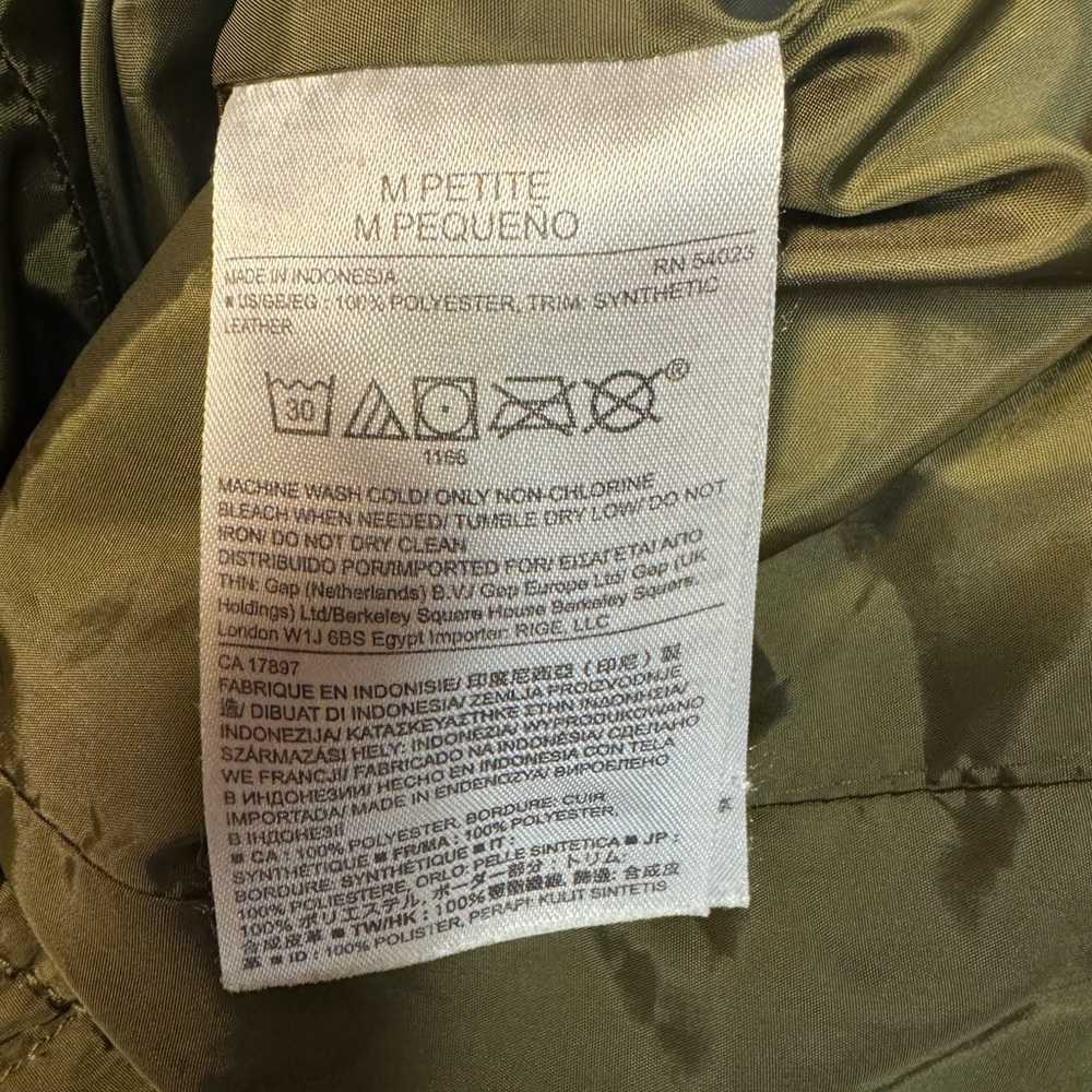Banana Republic Olive Green Quilted Puffer Vest Women’s Medium Petite - Picture 6 of 6